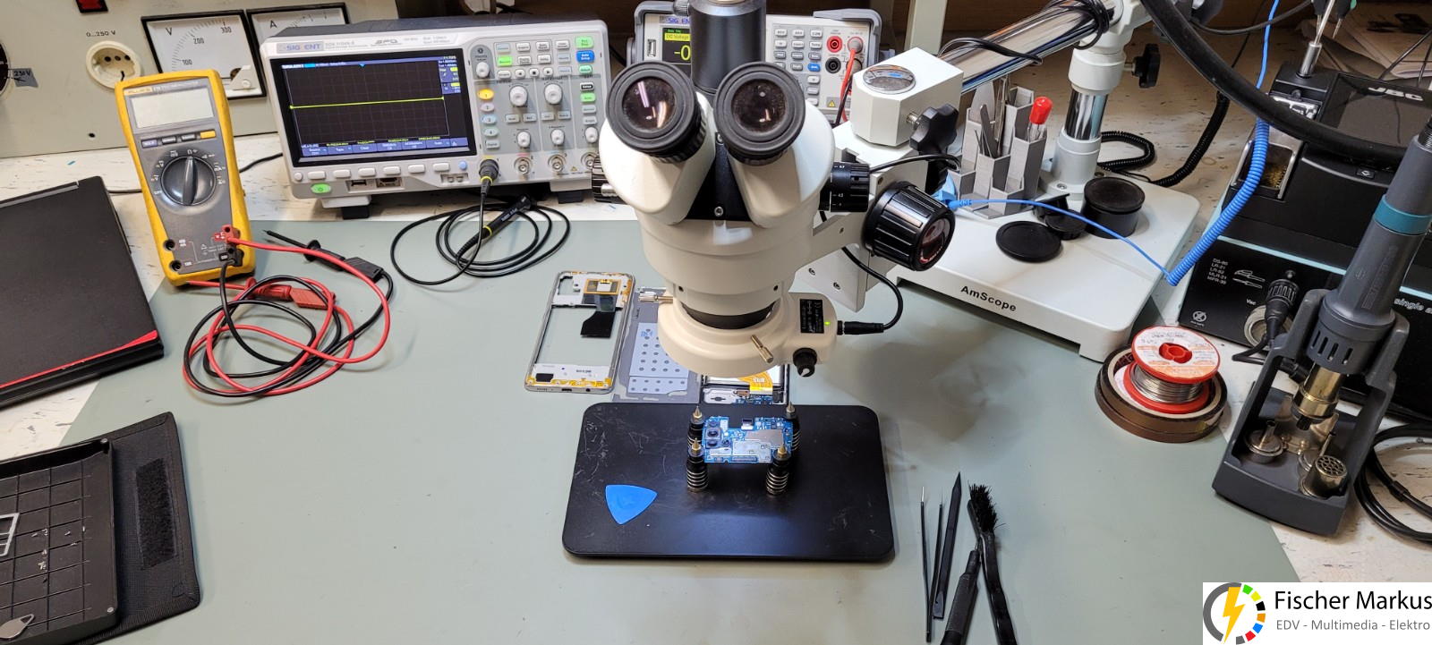 Galaxy A51 Mainboard Fehlersuche unter Mikroskop