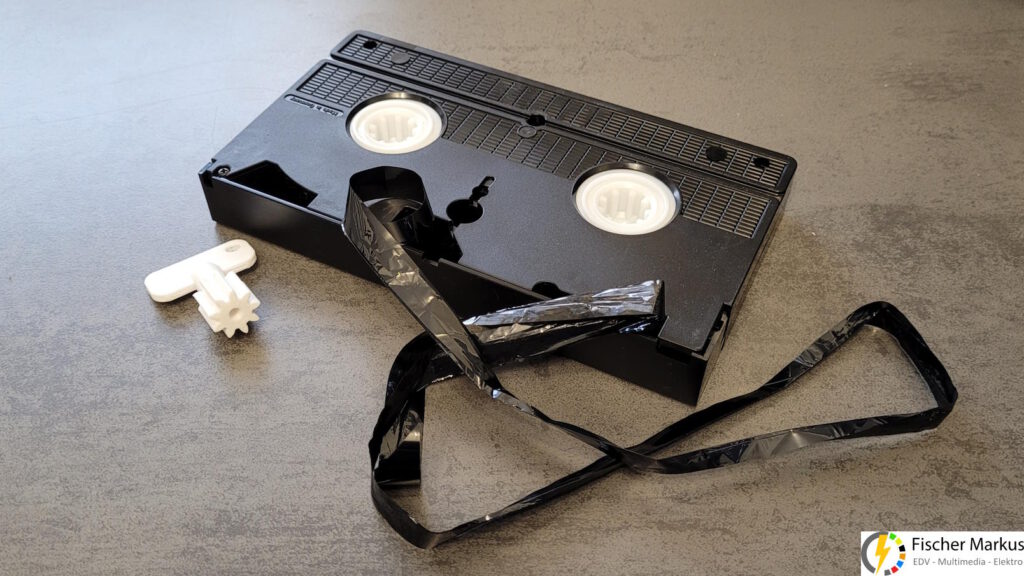 VHS Kassette mit defektem Band
