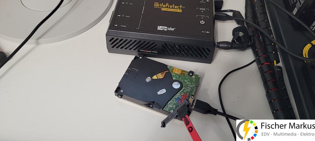 3TB Festplatte mit umgebautem Interface von USB auf SATA an PC-3000 UDMA