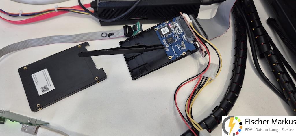 Datenrettung SATA SSD_2 und PC-3000 SSD-Addon von ACELab