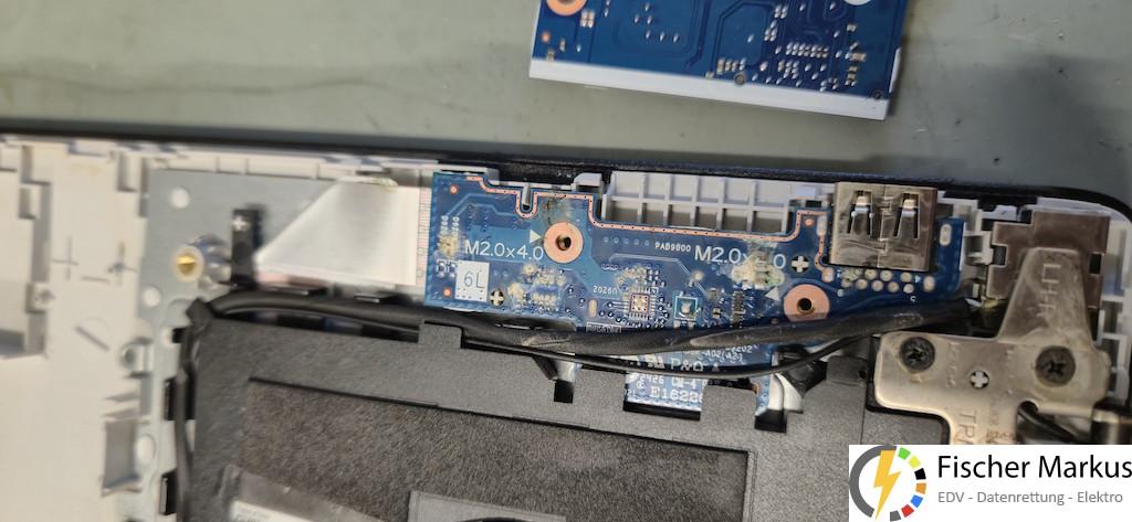 Datenrettung SSD nach Kaffee über Laptop (4) korrodierte Leiterplatine