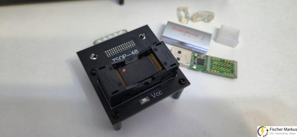 16Gb USB Stick Controller SM3257 Datenrettung (3) Chip im Ausleseadapter