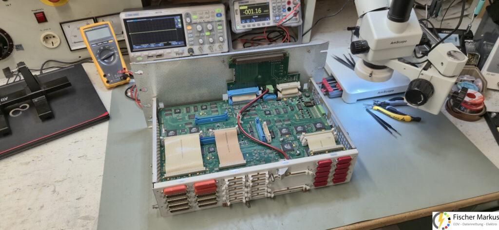 Reparatur einer Maschinensteuerung (1)