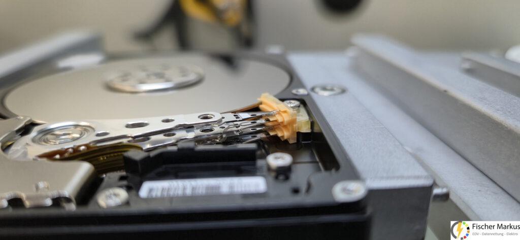 Datenrettung Samsung 1TB HDD Head Stuck Platter (6) Schreib-Lesekopf wieder in korrekter Position Detail