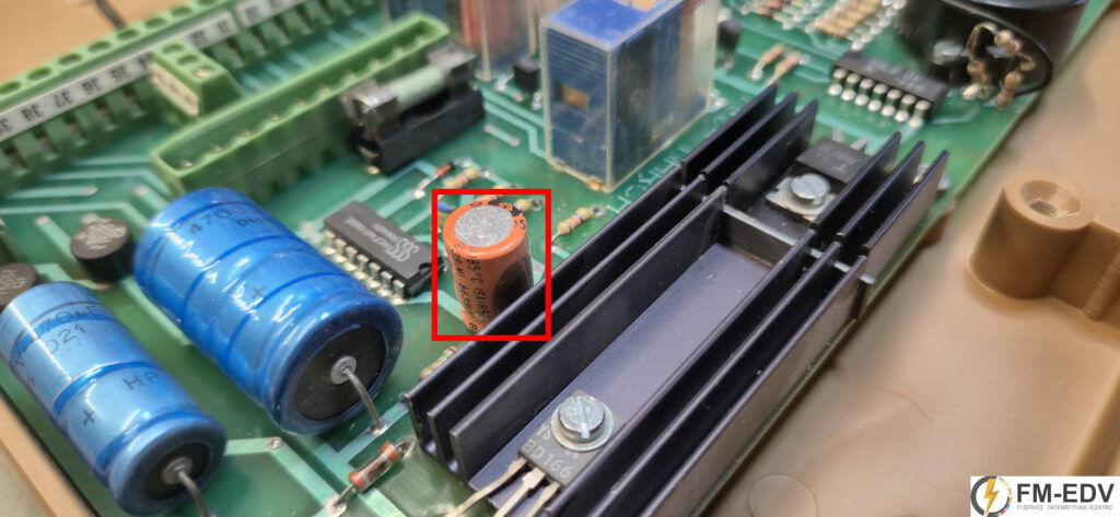 Reparatur KLAFS Saunasteuerung (5) Elko Elektrolytkondensator