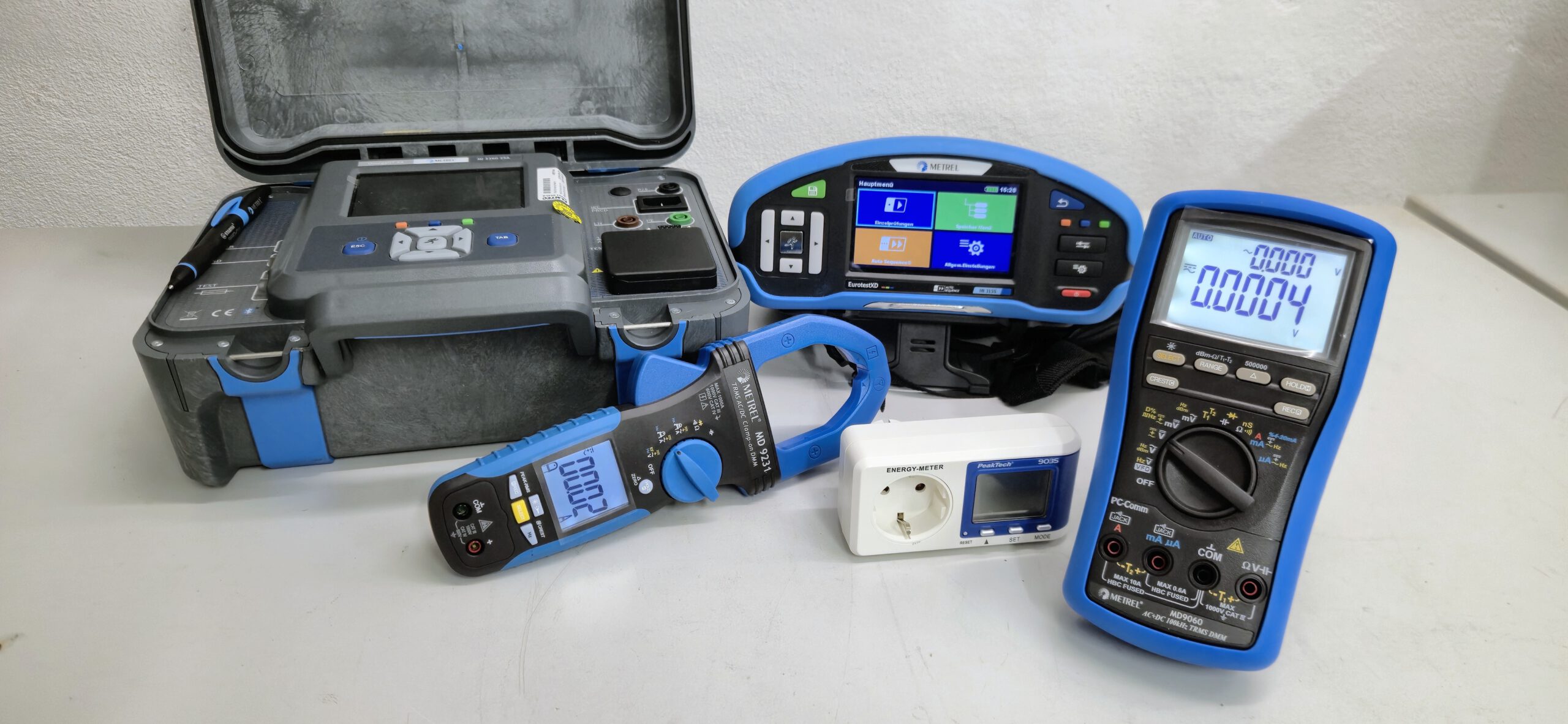 Metrel und Peaktech Messgeräte für elektrotechnische Messungen