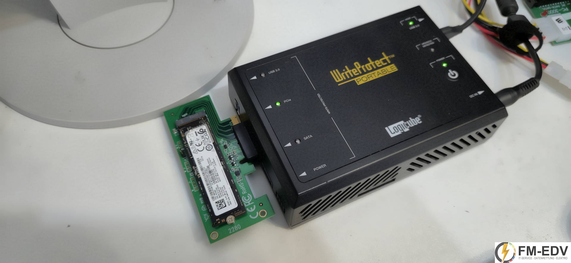 Datenrettung 1TB Samsung NVMe PCIe SSD (1) SSD an Logicube WriteProtecht Portable